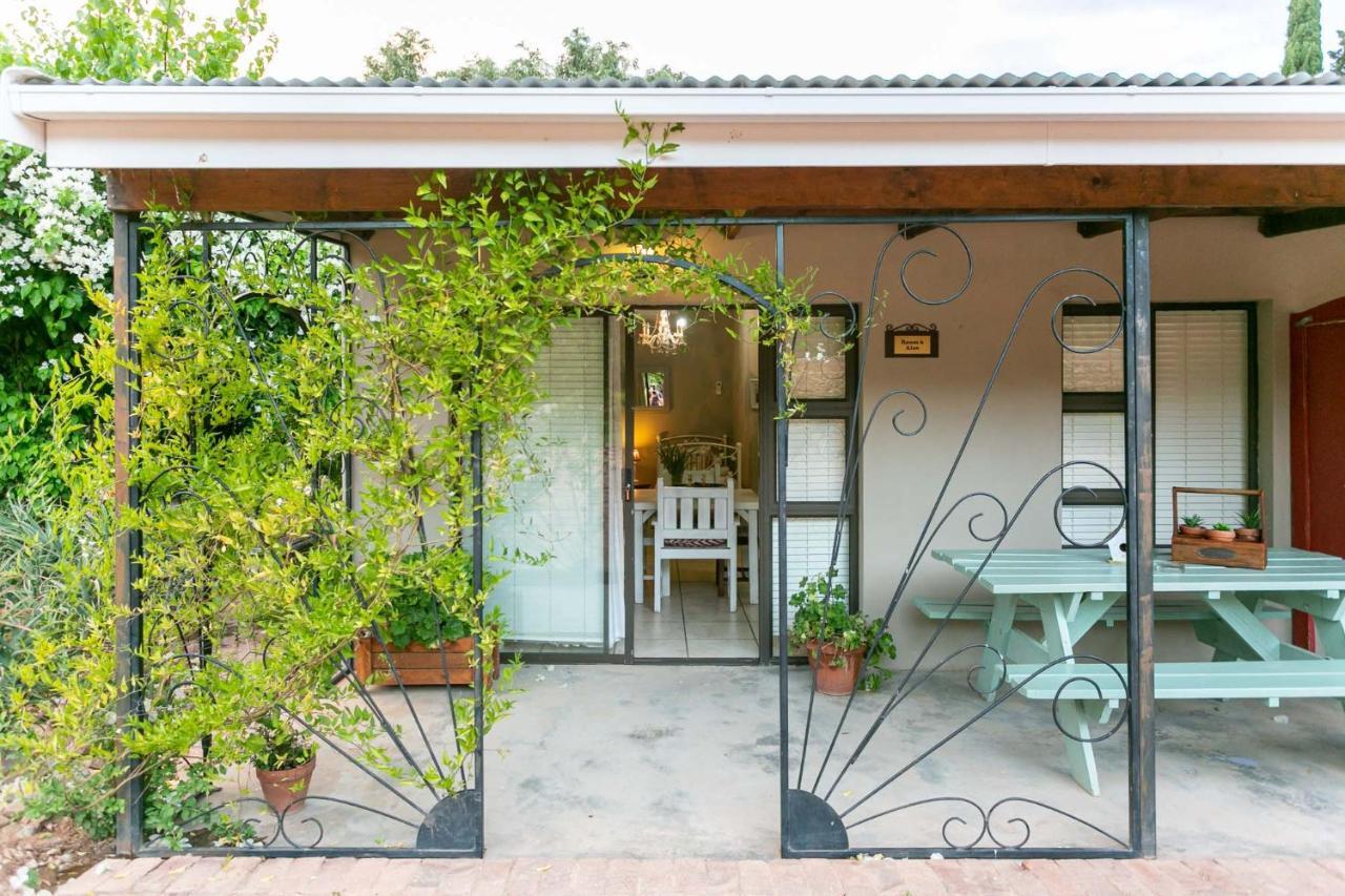 Die Fonteine Country Guesthouse And Glamping Oudtshoorn Extérieur photo